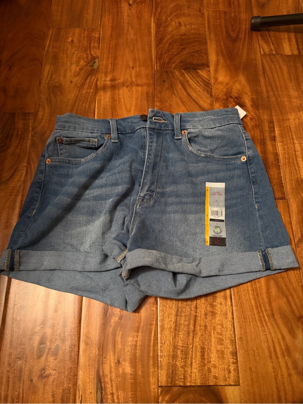Women’s no boundaries super high rise denmin shorts. New! Size 11